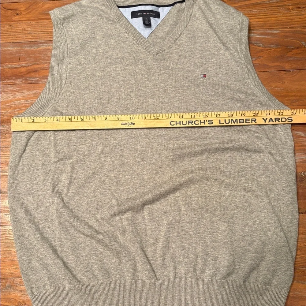 Tommy Hilfiger Men's Gray V-Neck Sweater Vest XL 100% Cotton Collegiate Preppy